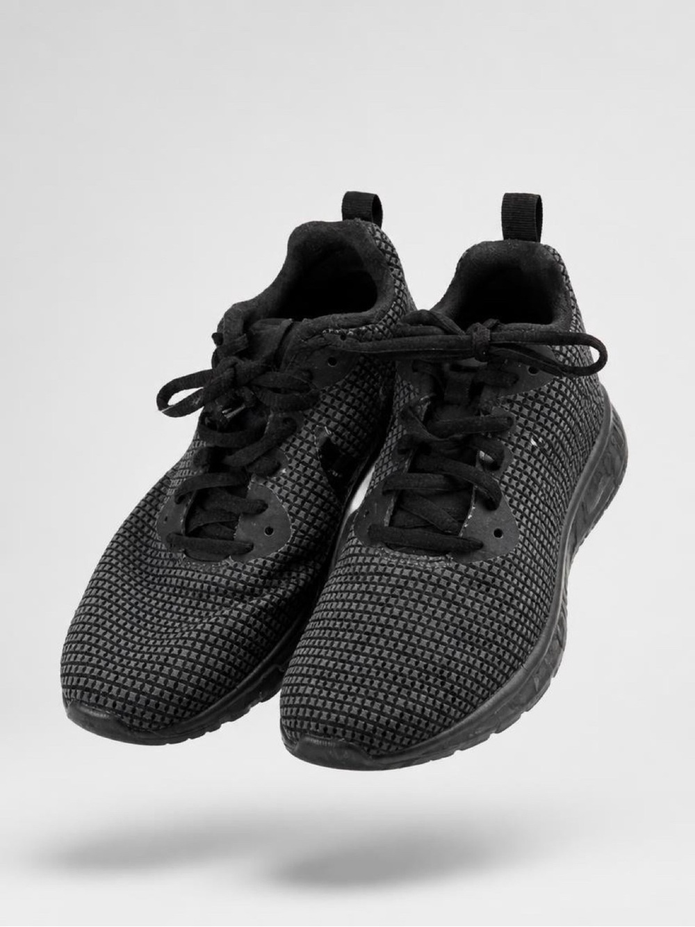 Nike Men's All-Black Knit Running Sneakers size 6.5